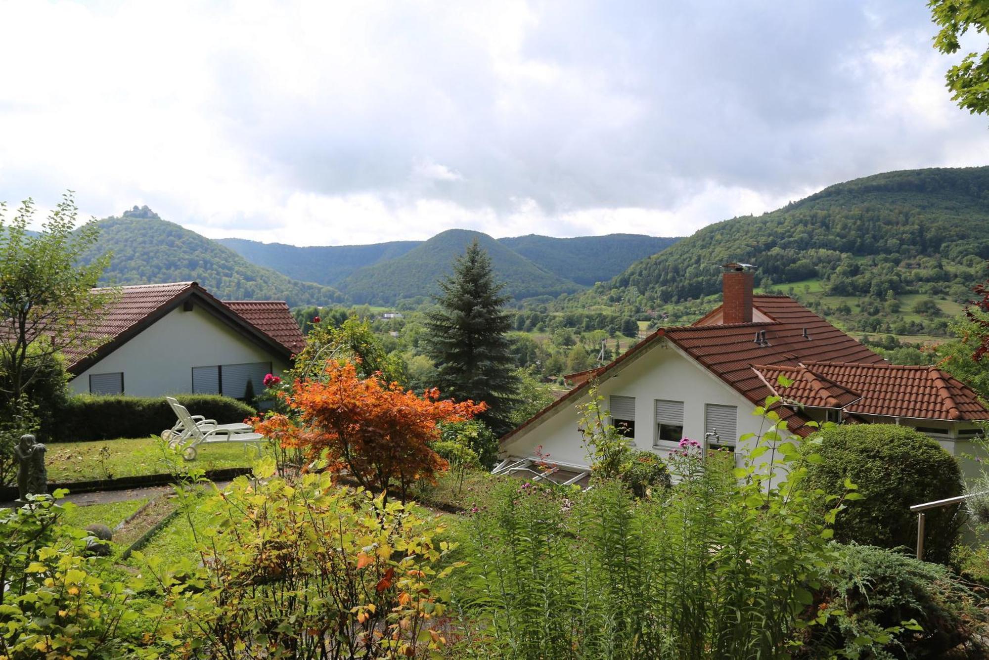 Appartement Haus Am Sonnenhuegel à Bad Urach Extérieur photo